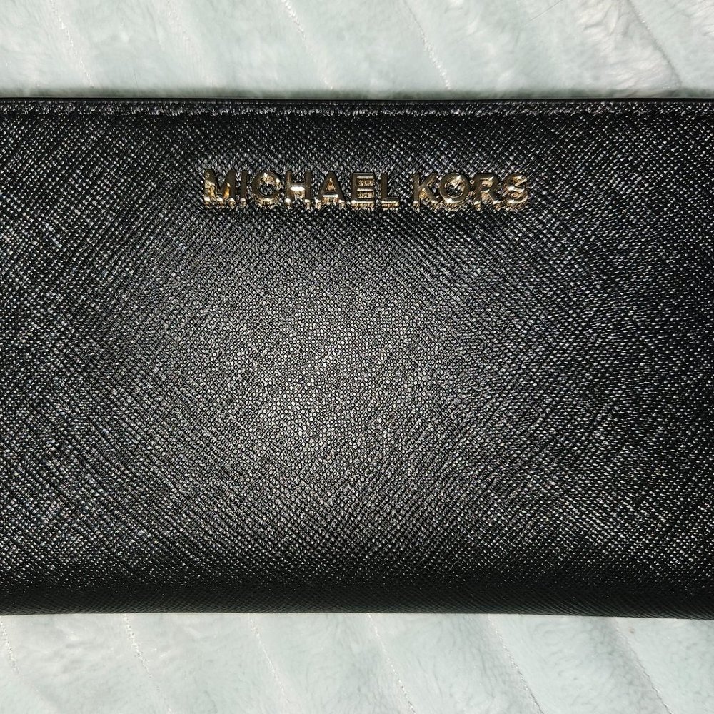 Michael Kors Womens Slim Bifold Wallet